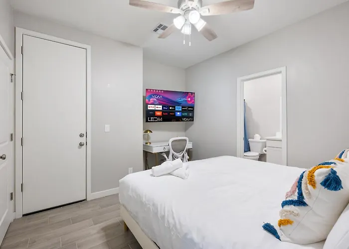 2b2b With Free Parking And Premium Beds Apartament Glendale